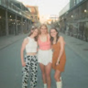 Meet your Posher, Avery